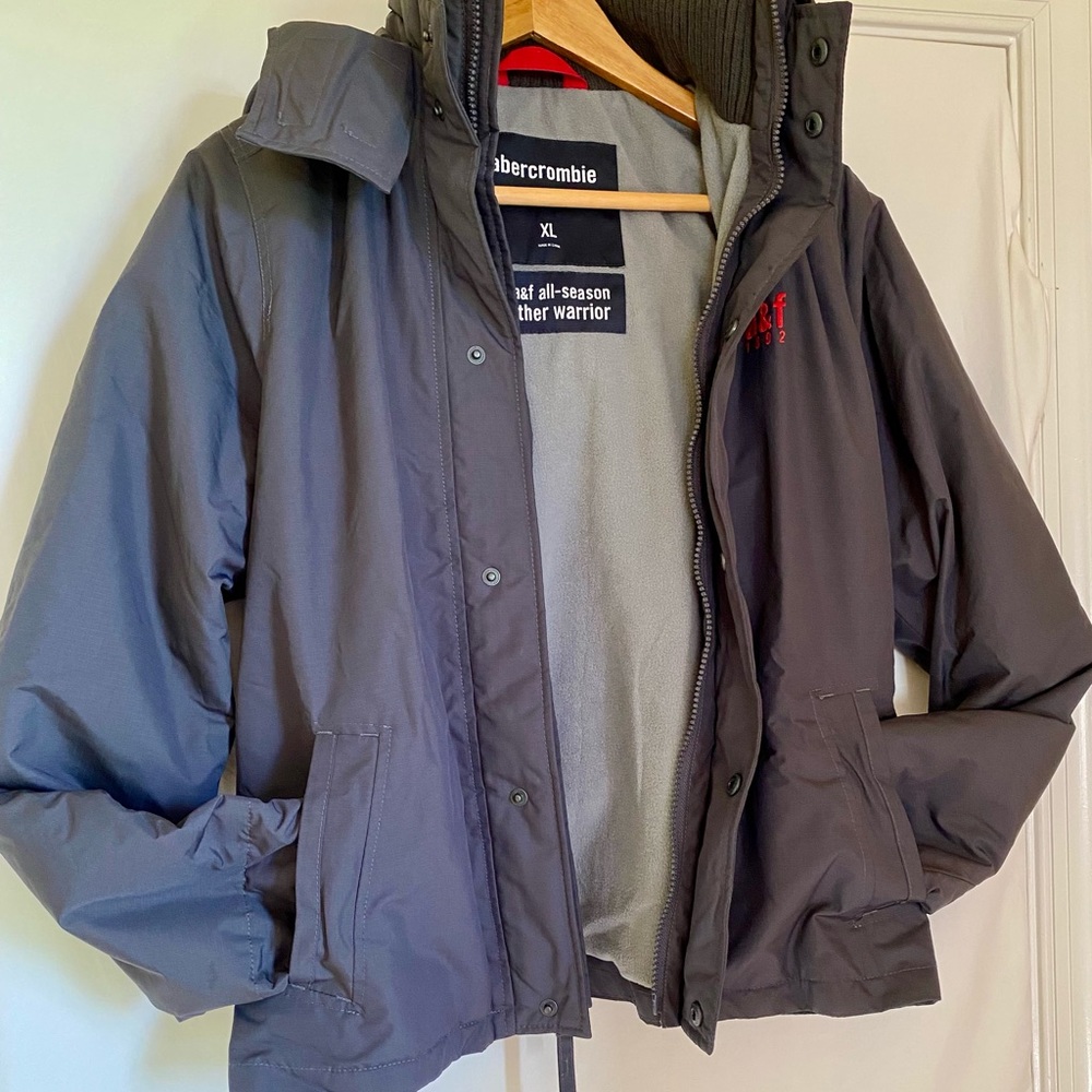 Gently Worn Abercrombie The a&f all -season WEATHER WARRIOR Boy’s XL - Gray